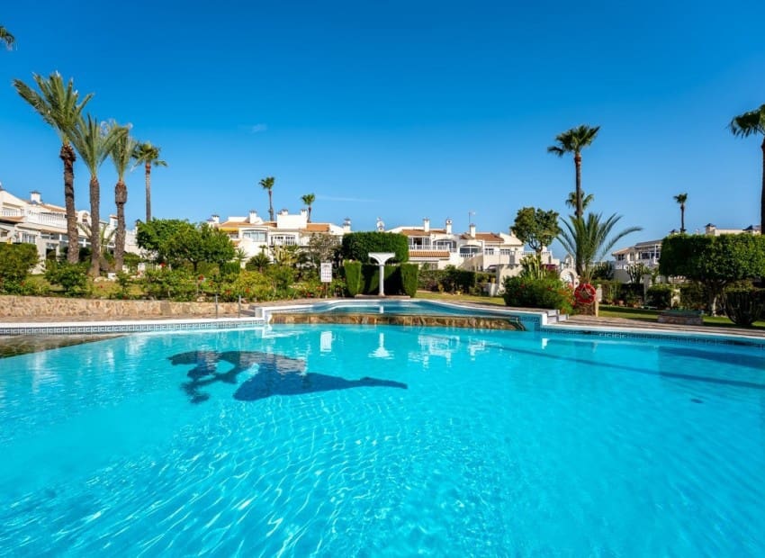 2 bedroom Villa for sale in Los Balcones with pool - € 339,900 (Ref: 9971441)