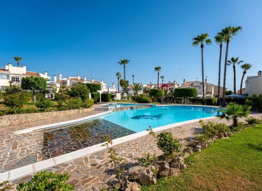 2 bedroom Villa for sale in Los Balcones with pool - € 339,900 (Ref: 9971441)