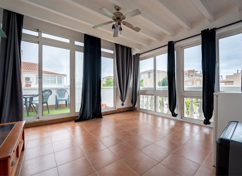 3 soveværelse Finca/Landehus til salg i La Florida med swimmingpool - € 349.000 (Ref: 9971701)