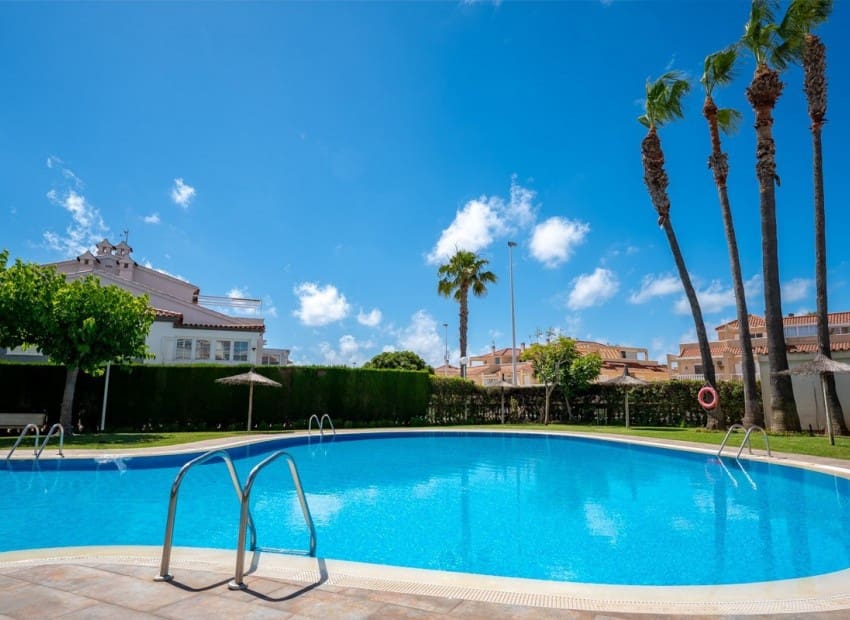 3 soveværelse Finca/Landehus til salg i La Florida med swimmingpool - € 349.000 (Ref: 9971701)