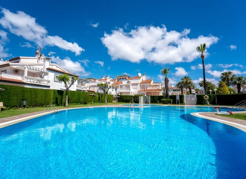 3 soveværelse Finca/Landehus til salg i La Florida med swimmingpool - € 349.000 (Ref: 9971701)