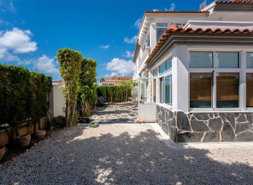 3 soveværelse Finca/Landehus til salg i La Florida med swimmingpool - € 349.000 (Ref: 9971701)