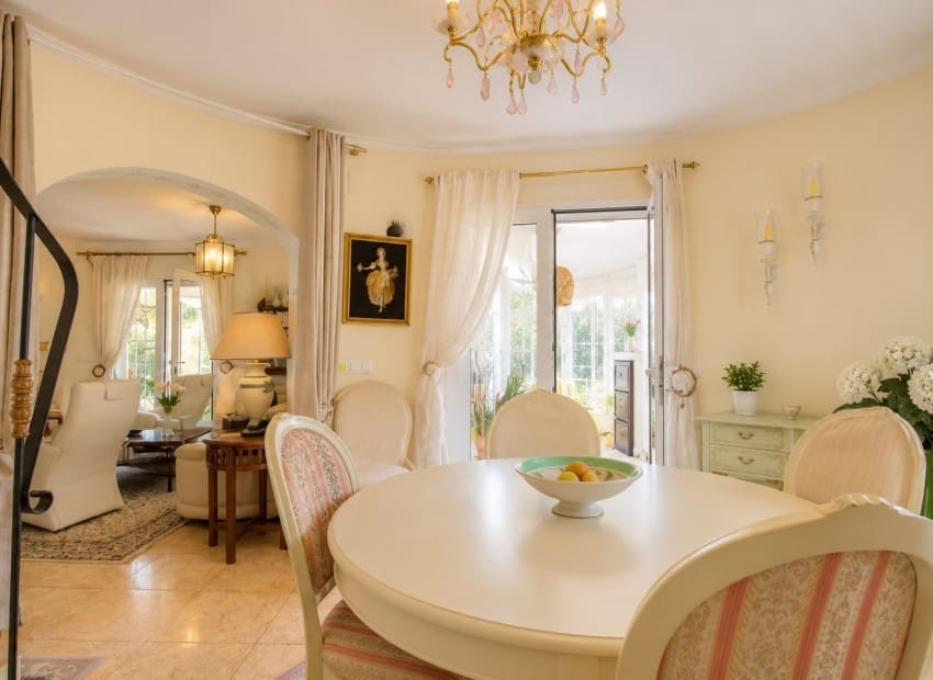 4 bedroom Villa for sale in Benissa with pool - € 766,000 (Ref: 9977544)