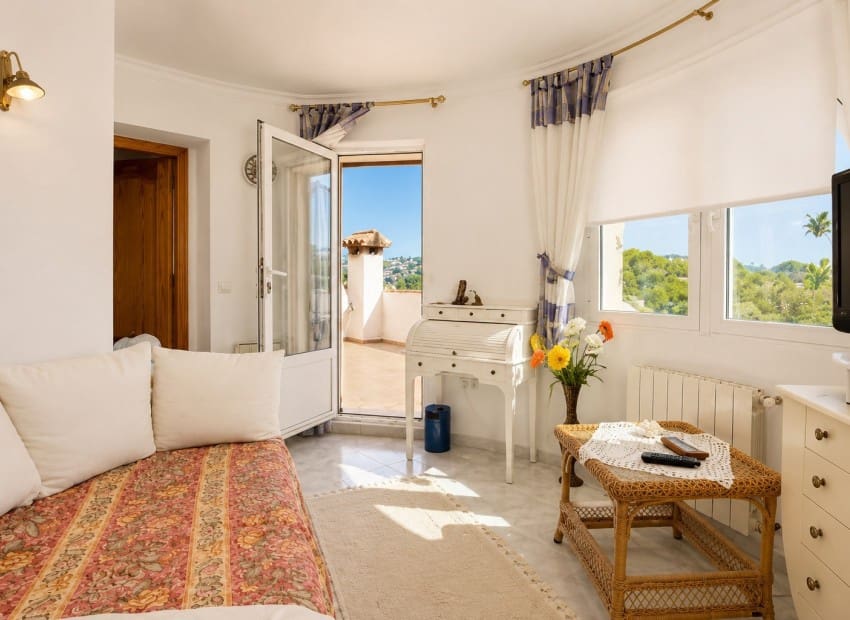 4 bedroom Villa for sale in Benissa with pool - € 766,000 (Ref: 9977544)