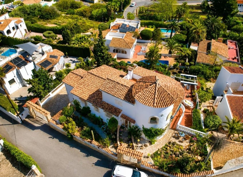 4 bedroom Villa for sale in Benissa with pool - € 766,000 (Ref: 9977544)