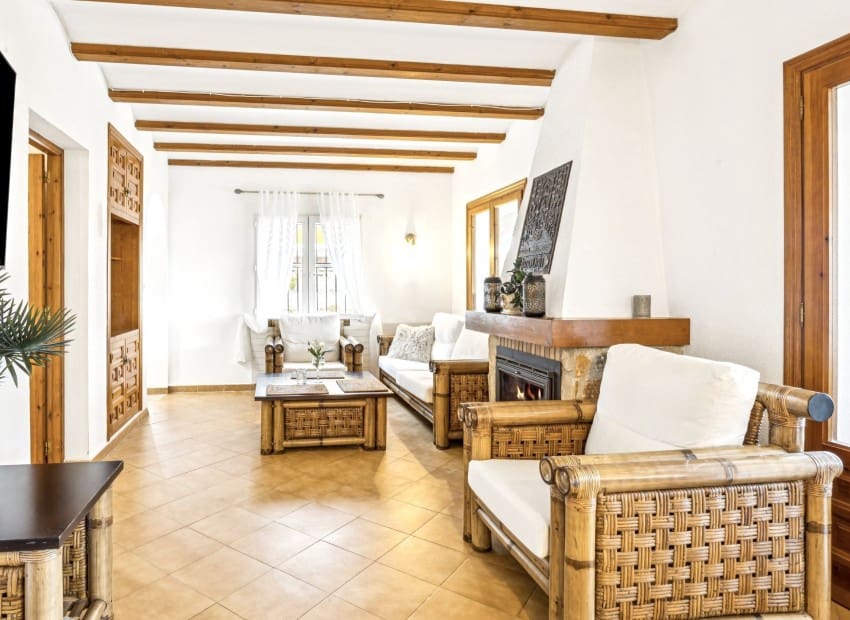 4 soverom Villa til salgs i Denia med svømmebasseng garasje - € 565 000 (Ref: 9977546)