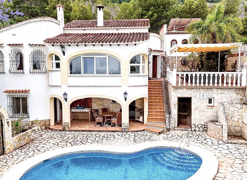 4 soverom Villa til salgs i Denia med svømmebasseng garasje - € 565 000 (Ref: 9977546)