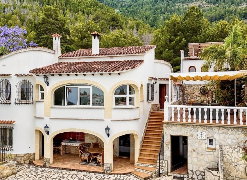 4 soverom Villa til salgs i Denia med svømmebasseng garasje - € 565 000 (Ref: 9977546)