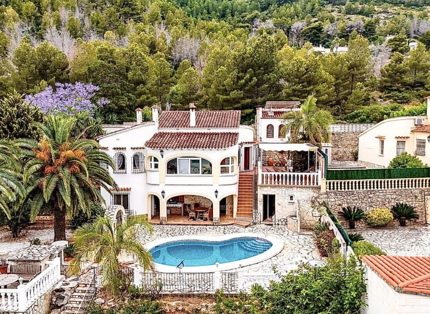 4 soverom Villa til salgs i Denia med svømmebasseng garasje - € 565 000 (Ref: 9977546)