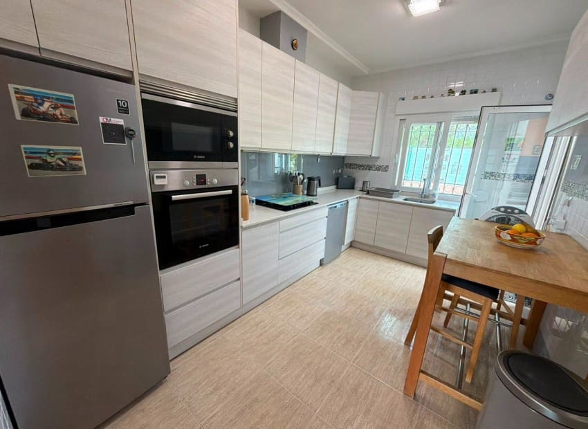 3 sypialnia Willa na sprzedaż w Los Montesinos z basenem garażem - 315 000 € (Ref: 9979268)
