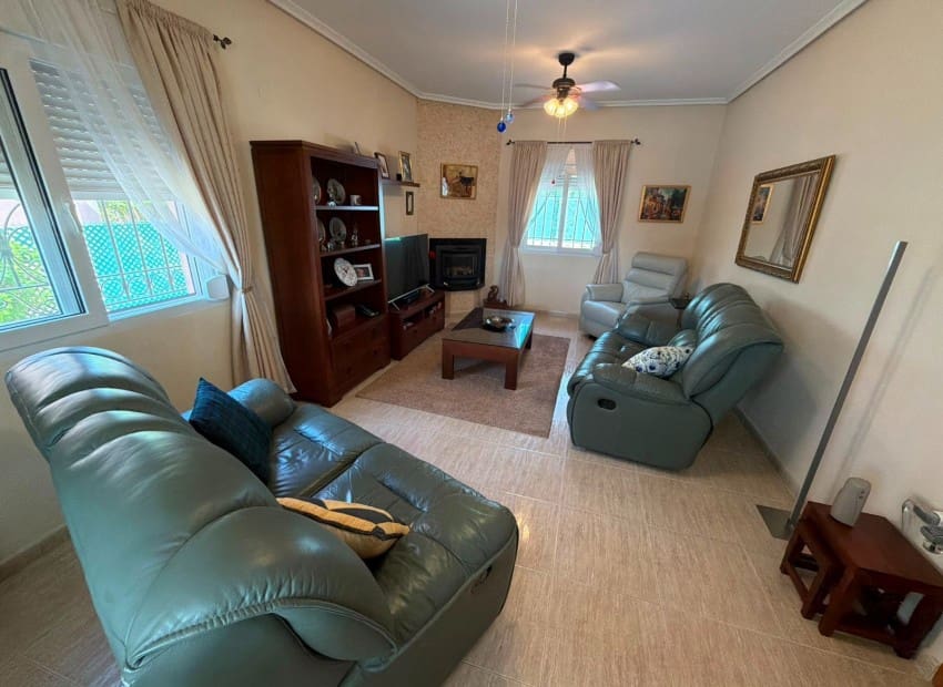 3 sypialnia Willa na sprzedaż w Los Montesinos z basenem garażem - 315 000 € (Ref: 9979268)