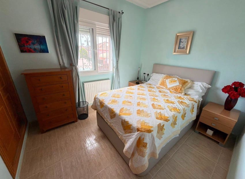3 sypialnia Willa na sprzedaż w Los Montesinos z basenem garażem - 315 000 € (Ref: 9979268)