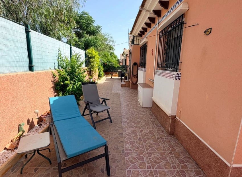 3 sypialnia Willa na sprzedaż w Los Montesinos z basenem garażem - 315 000 € (Ref: 9979268)