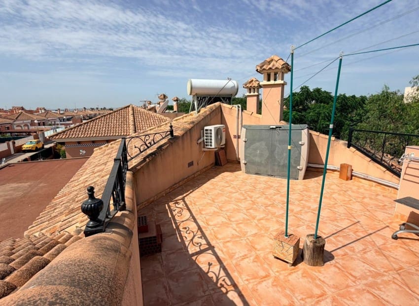 3 sypialnia Willa na sprzedaż w Los Montesinos z basenem garażem - 315 000 € (Ref: 9979268)
