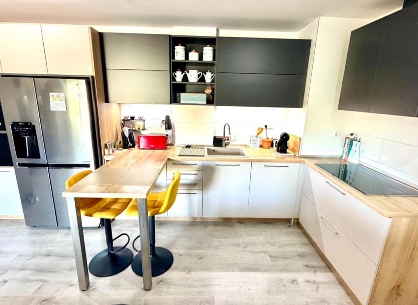 2 soveværelse Lejlighed til salg i La Zenia med swimmingpool garage - € 269.900 (Ref: 9979292)