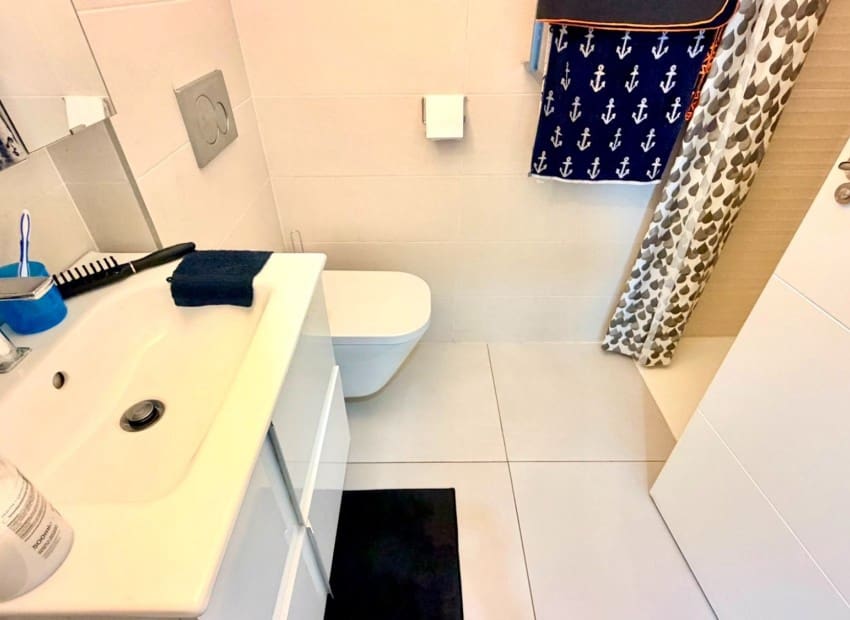 2 soveværelse Lejlighed til salg i La Zenia med swimmingpool garage - € 269.900 (Ref: 9979292)