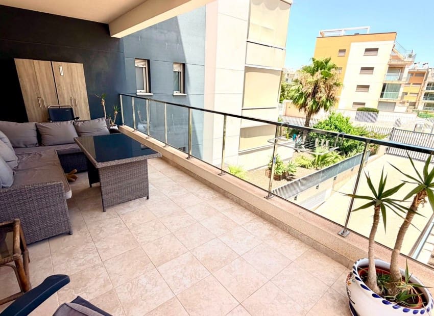 2 soveværelse Lejlighed til salg i La Zenia med swimmingpool garage - € 269.900 (Ref: 9979292)