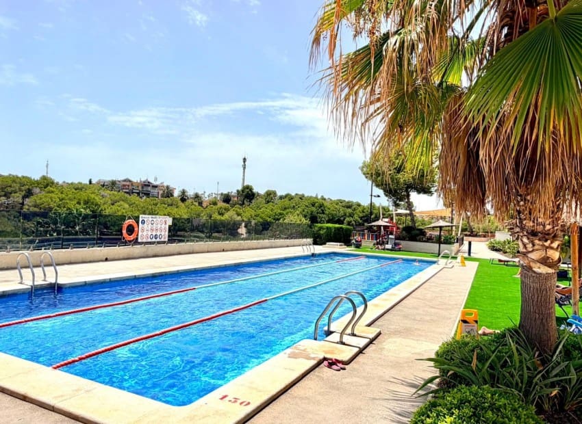 2 soveværelse Lejlighed til salg i La Zenia med swimmingpool garage - € 269.900 (Ref: 9979292)