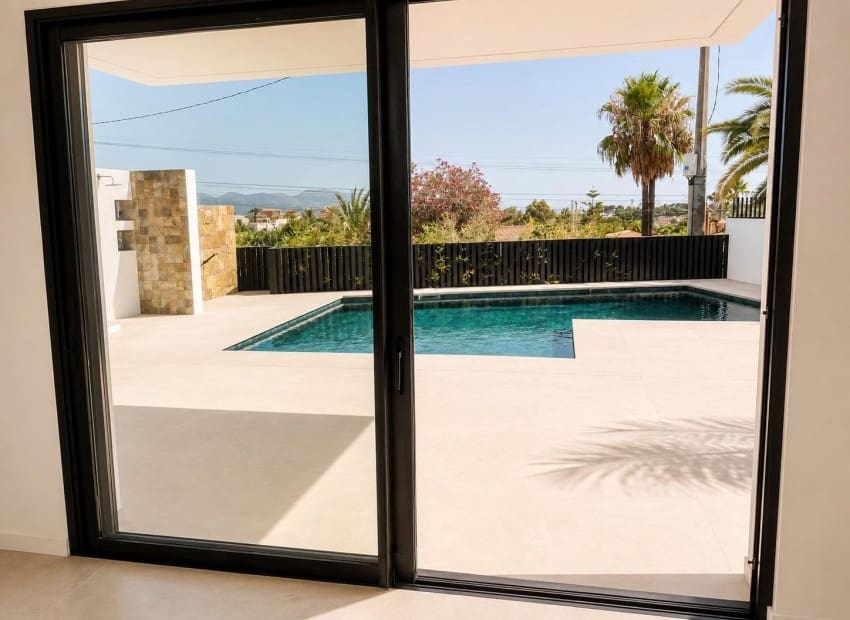 4 sovrum Semi-fristående Villa till salu i Alfaz del Pi / L'Alfas del Pi med pool garage - 850 000 € (Ref: 9979970)