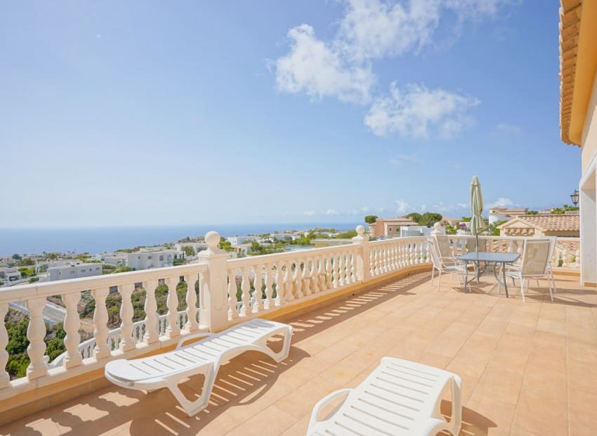 3 soverom Villa til salgs i Cumbre del Sol med svømmebasseng garasje - € 715 000 (Ref: 9981330)