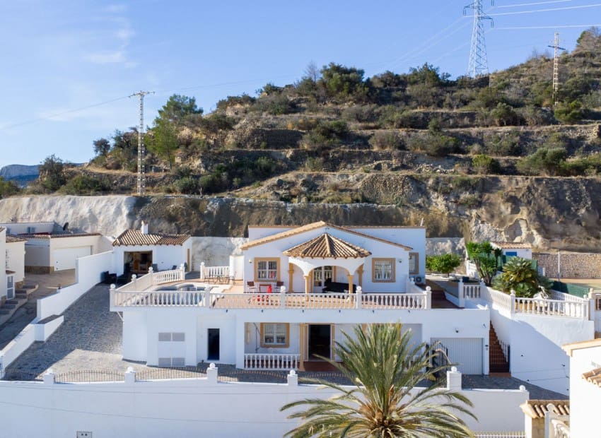 4 chambre Villa/Maison à vendre à Calpe / Calp avec piscine garage - 690 000 € (Ref: 9981331)