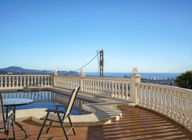 4 soveværelse Villa til salg i Oltamar - Cucarres, Calpe / Calp med swimmingpool garage - € 690.000 (Ref: 9981331)