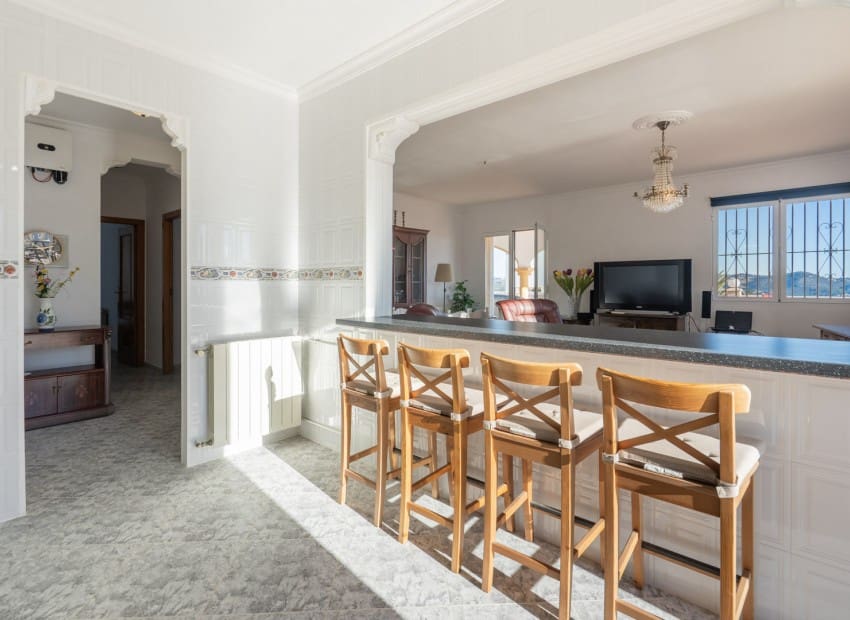 4 chambre Villa/Maison à vendre à Calpe / Calp avec piscine garage - 690 000 € (Ref: 9981331)