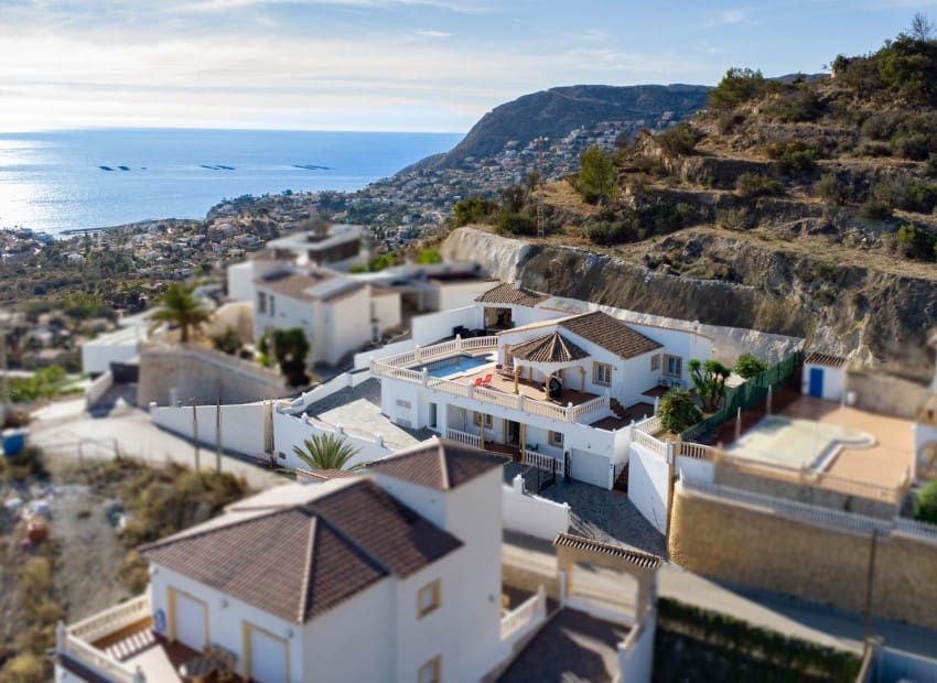 4 chambre Villa/Maison à vendre à Calpe / Calp avec piscine garage - 690 000 € (Ref: 9981331)
