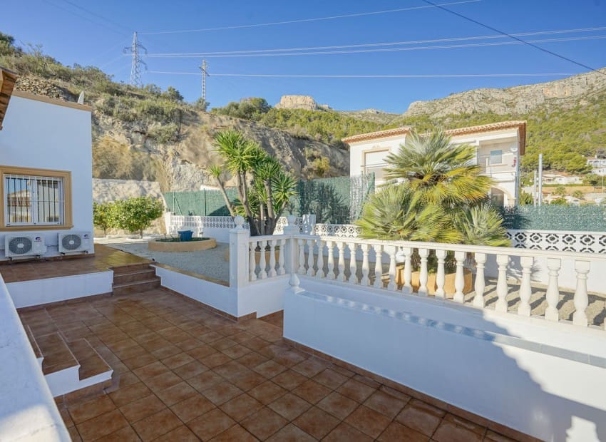 4 chambre Villa/Maison à vendre à Calpe / Calp avec piscine garage - 690 000 € (Ref: 9981331)