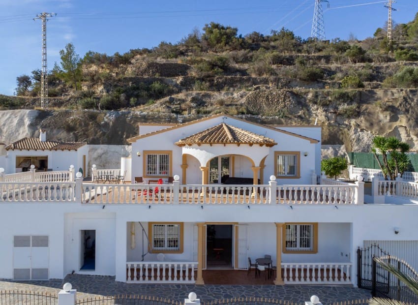 4 chambre Villa/Maison à vendre à Calpe / Calp avec piscine garage - 690 000 € (Ref: 9981331)