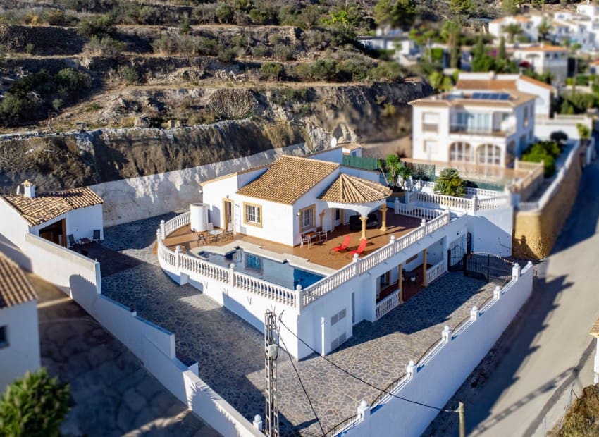 4 chambre Villa/Maison à vendre à Calpe / Calp avec piscine garage - 690 000 € (Ref: 9981331)