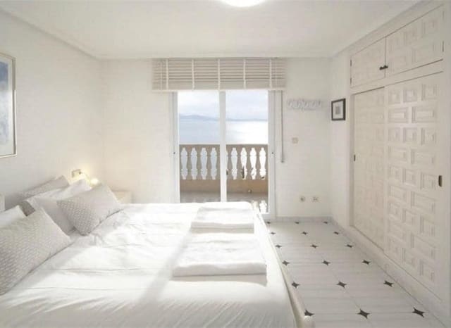 4 soverom Leilighet til salgs i La Manga del Mar Menor med garasje - € 530 000 (Ref: 9985306)