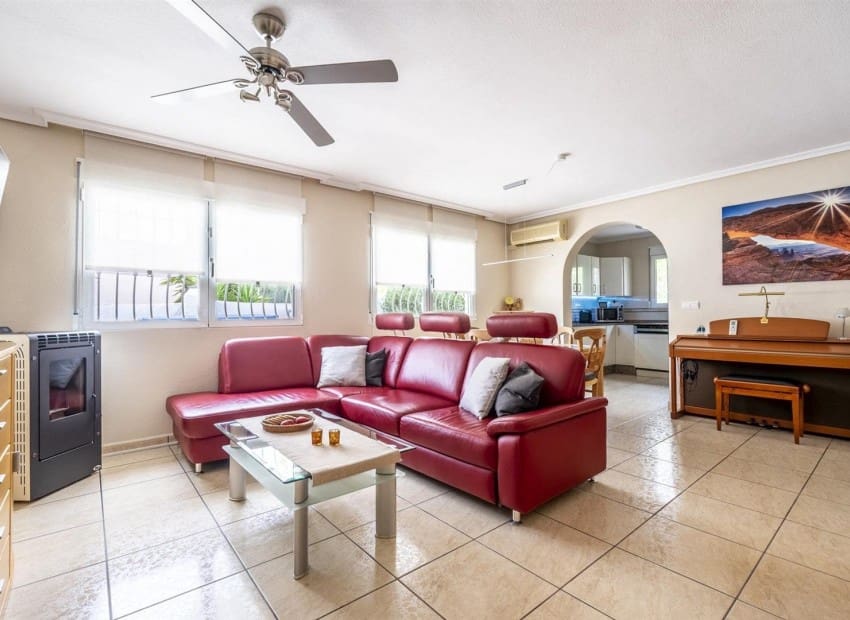 3 sovrum Villa till salu i Valle del Sol med pool garage - 250 000 € (Ref: 9985651)