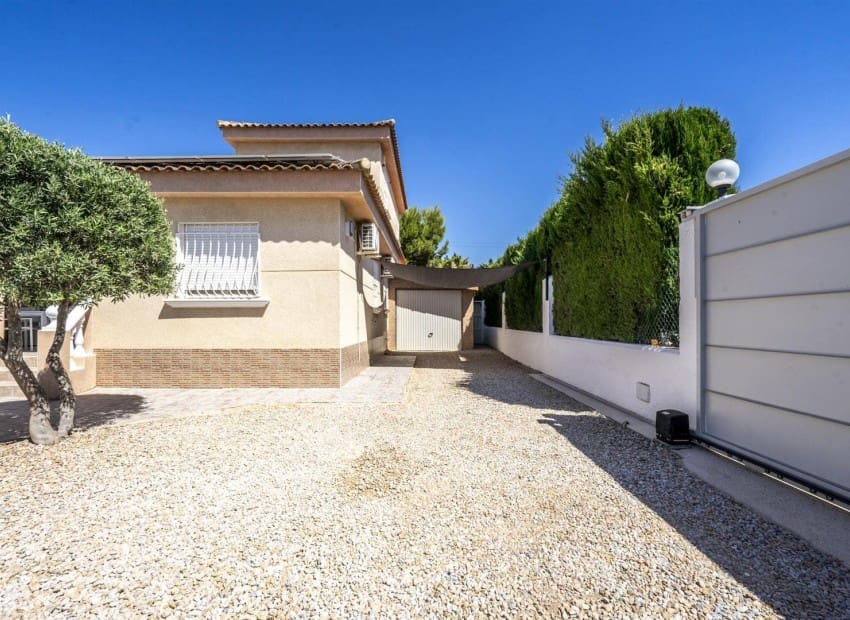 3 sovrum Villa till salu i Valle del Sol med pool garage - 250 000 € (Ref: 9985651)
