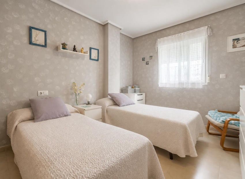 2 makuuhuone Huoneisto myytävänä paikassa La Torre Golf Resort mukana uima-altaan 
autotalli - 168 000 € (Ref: 9985653)