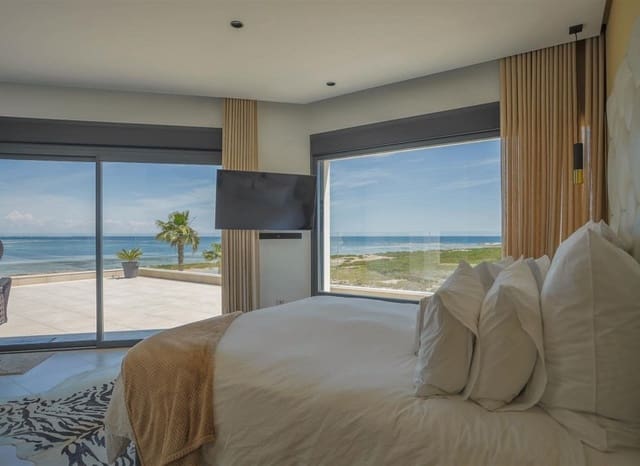 4 sypialnia Willa na sprzedaż w La Manga del Mar Menor z basenem garażem - 2 150 000 € (Ref: 9985764)