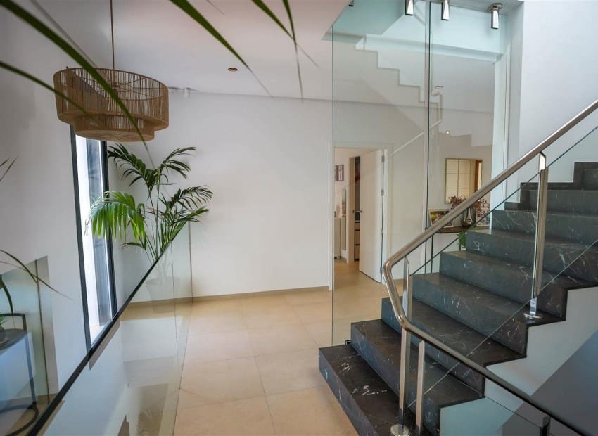 4 soverom Villa til salgs i La Manga del Mar Menor med svømmebasseng garasje - € 2 150 000 (Ref: 9985764)