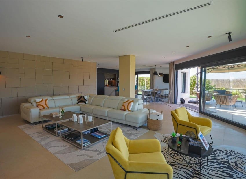 4 soverom Villa til salgs i La Manga del Mar Menor med svømmebasseng garasje - € 2 150 000 (Ref: 9985764)