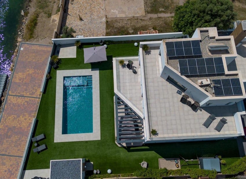 4 soverom Villa til salgs i La Manga del Mar Menor med svømmebasseng garasje - € 2 150 000 (Ref: 9985764)