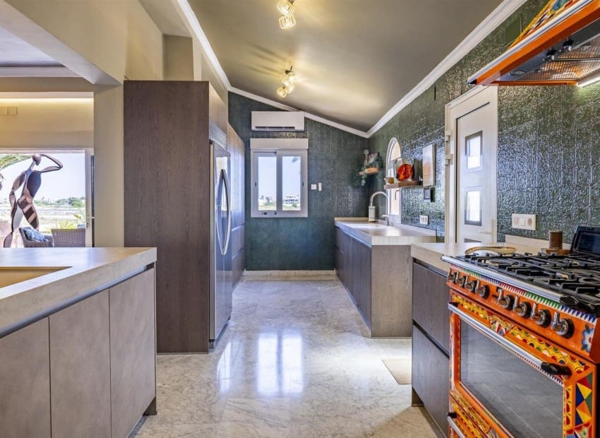6 sypialnia Willa na sprzedaż w La Manga del Mar Menor z basenem garażem - 1 250 000 € (Ref: 9985766)
