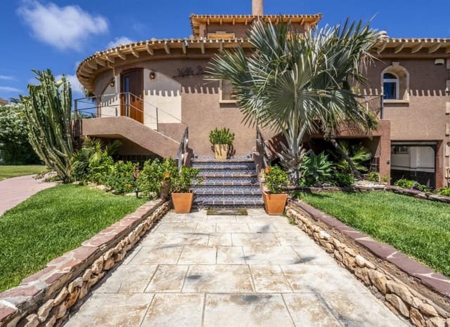 6 soverom Villa til salgs i La Manga del Mar Menor med svømmebasseng garasje - € 1 250 000 (Ref: 9985766)