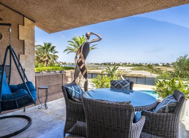 6 soverom Villa til salgs i La Manga del Mar Menor med svømmebasseng garasje - € 1 250 000 (Ref: 9985766)