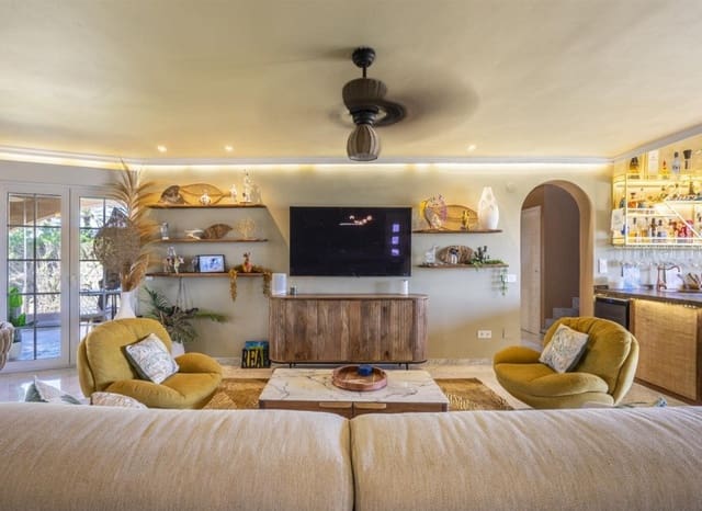 6 soverom Villa til salgs i La Manga del Mar Menor med svømmebasseng garasje - € 1 250 000 (Ref: 9985766)