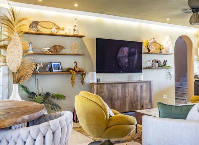6 soverom Villa til salgs i La Manga del Mar Menor med svømmebasseng garasje - € 1 250 000 (Ref: 9985766)