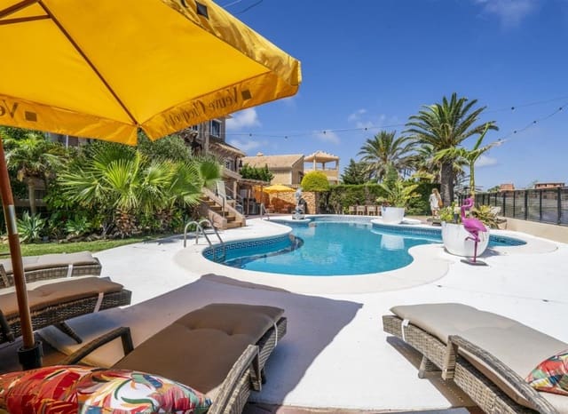 6 bedroom Villa for sale in La Manga del Mar Menor with pool garage - € 990,000 (Ref: 9985766)