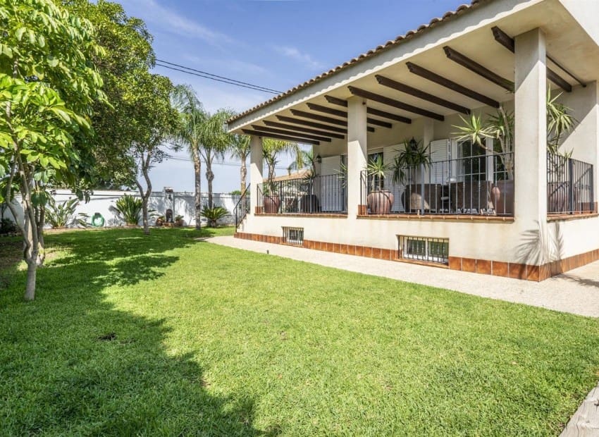 4 bedroom Villa for sale in Beniel with pool garage - € 595,000 (Ref: 9985768)