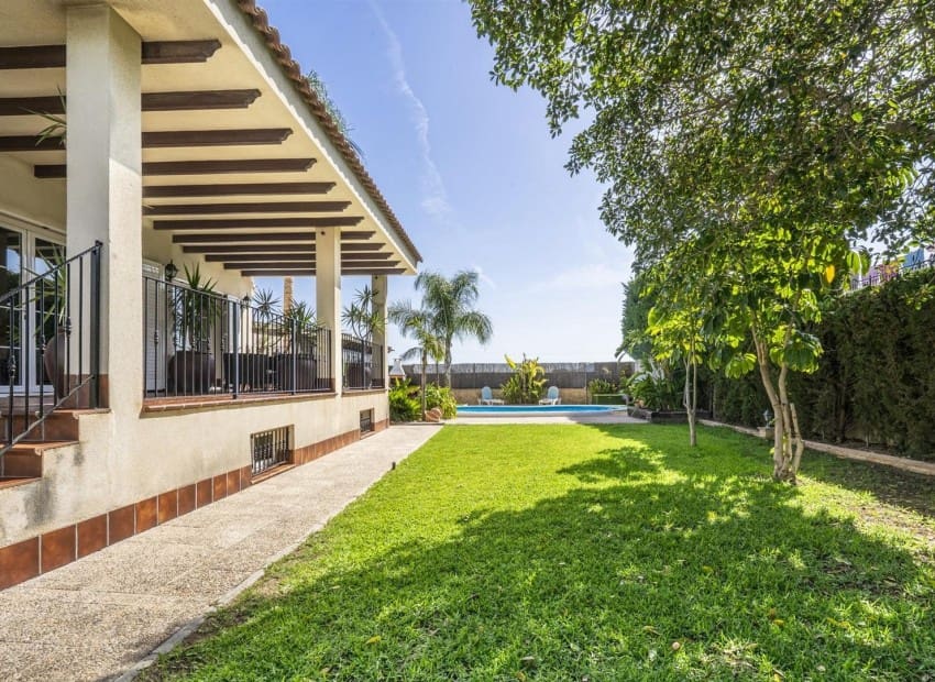 4 bedroom Villa for sale in Beniel with pool garage - € 595,000 (Ref: 9985768)