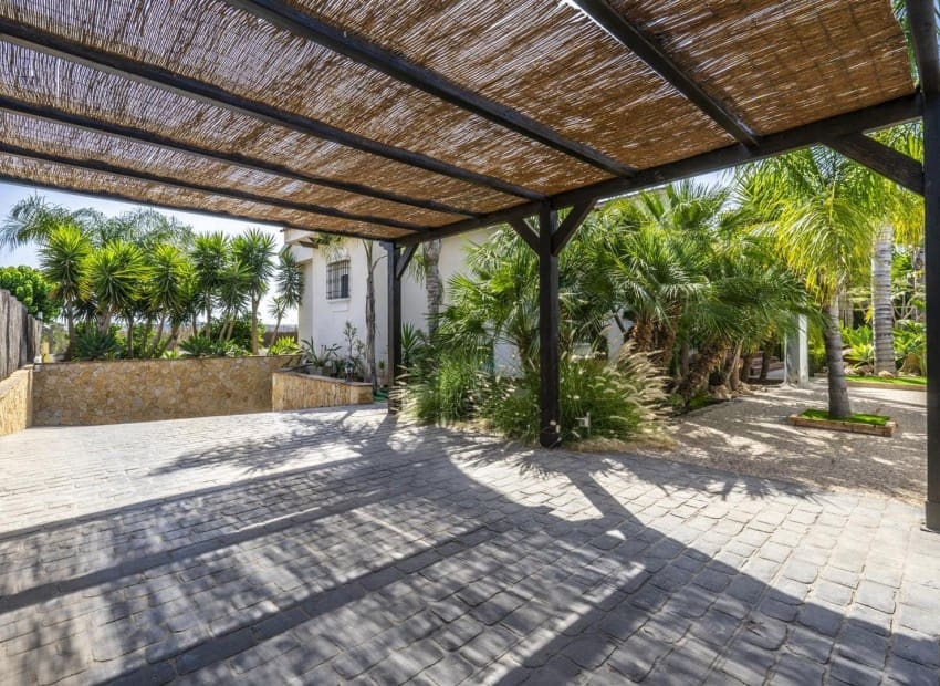 4 bedroom Villa for sale in Beniel with pool garage - € 595,000 (Ref: 9985768)