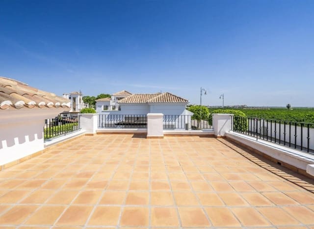 Chalet de 2 habitaciones en La Torre Golf Resort, Torre-Pacheco en venta con piscina garaje - 310.000 € (Ref: 9985770)