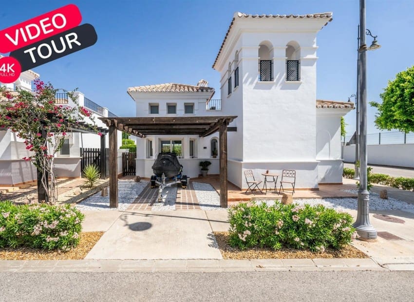 Chalet de 2 habitaciones en La Torre Golf Resort en venta con piscina garaje - 310.000 € (Ref: 9985770)